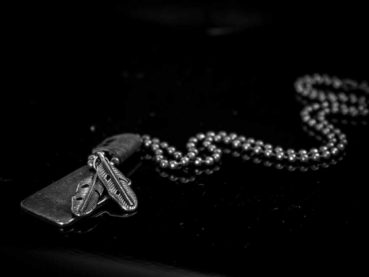 Biżuteria damska – kolczyki i&nbsp;pierścionki